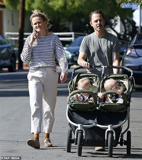 giovanni ribisi emily ward|Giovanni Ribisi and partner Emily Ward take a break。